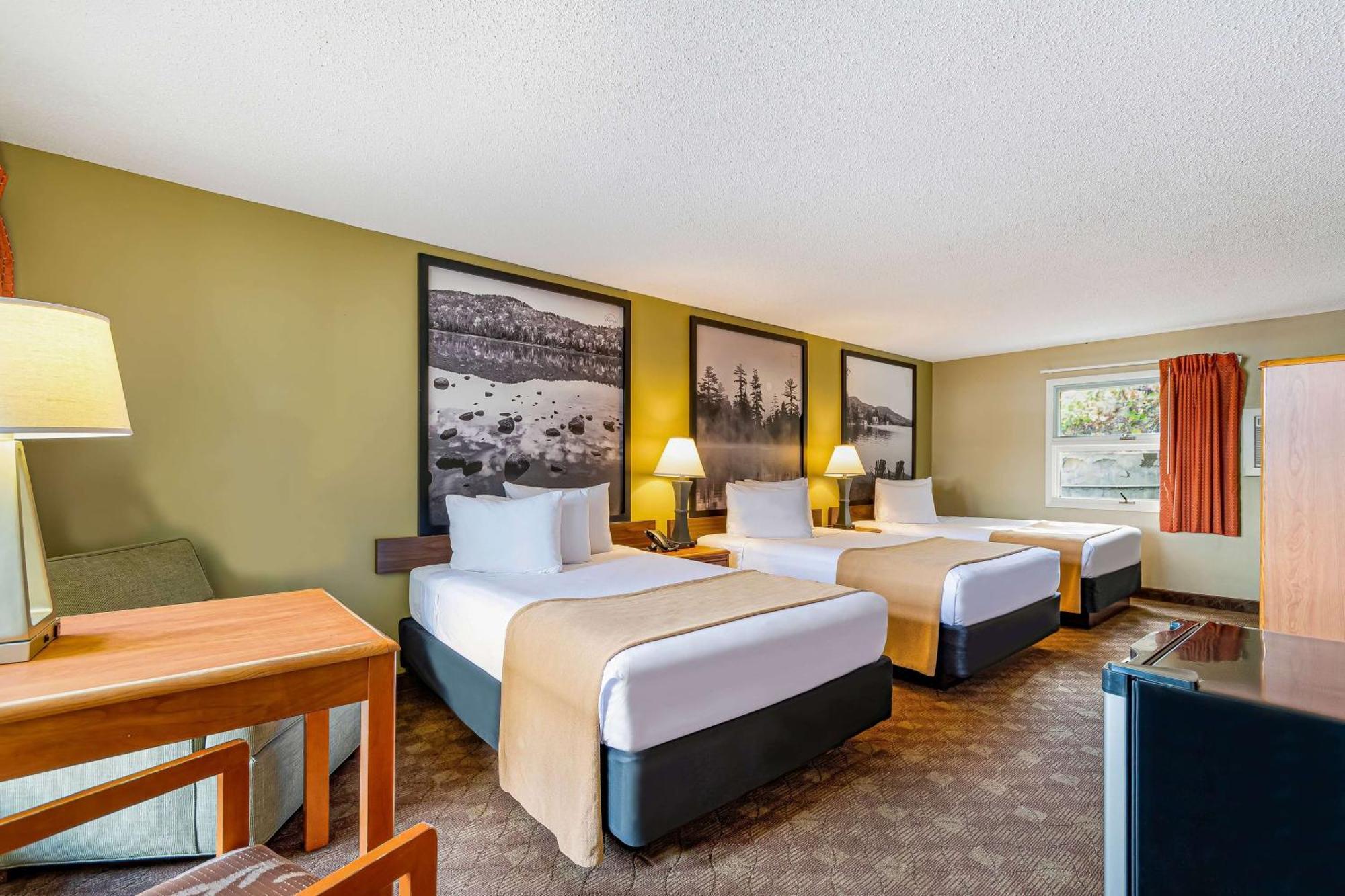 Super 8 By Wyndham Lake George/Downtown Εξωτερικό φωτογραφία